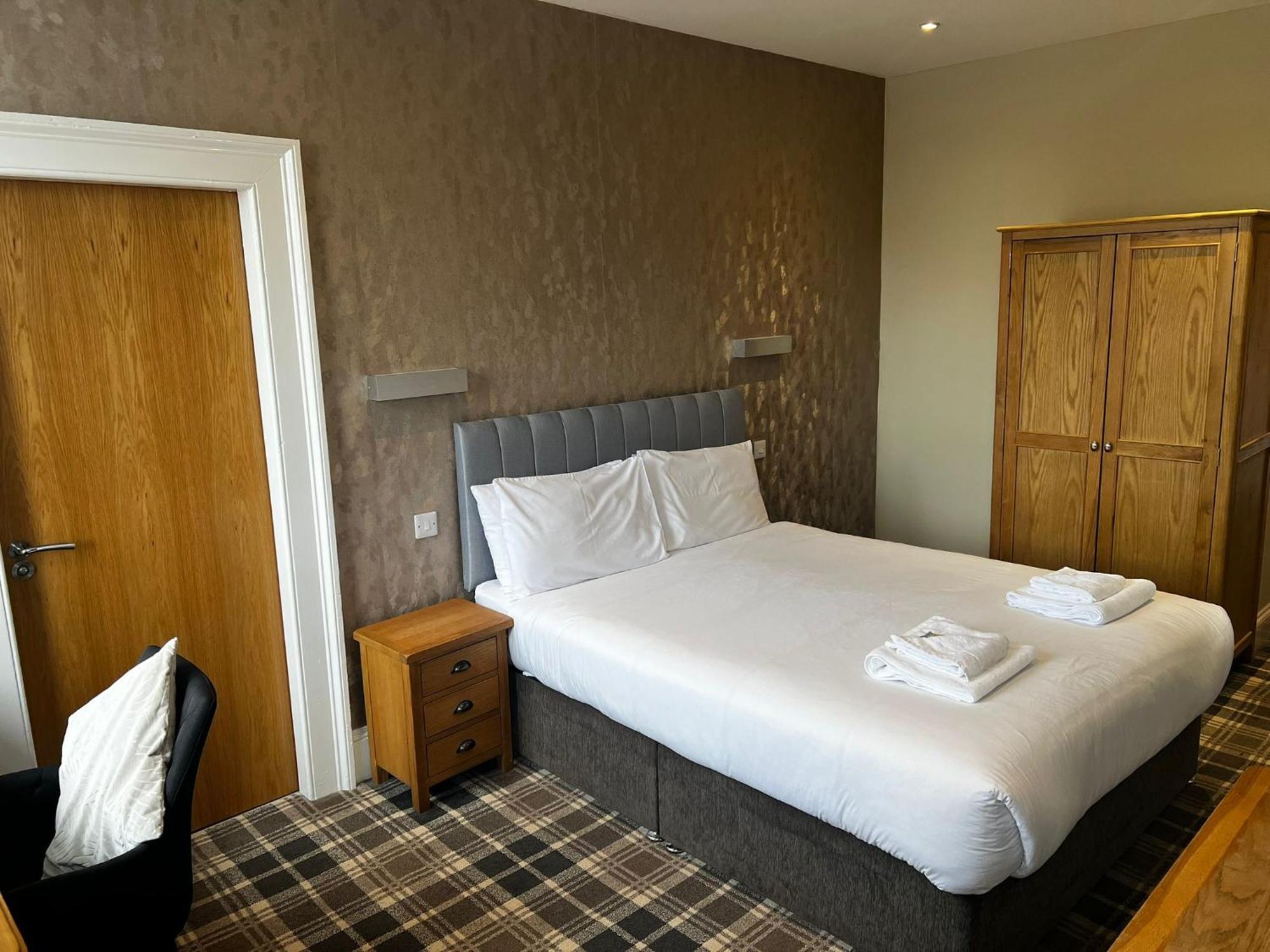 Crown Hotel & Bar Inverness Exterior photo